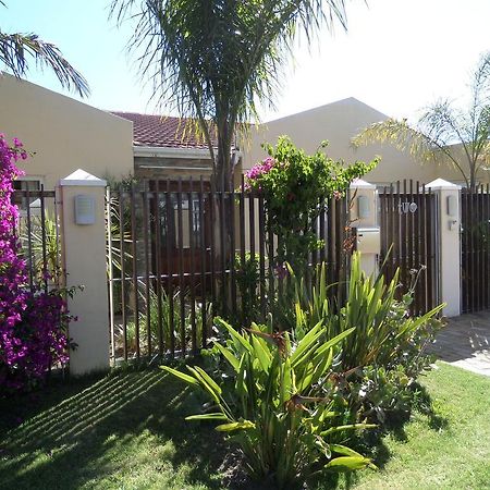 Kasa Nama Hotel Edgemead Eksteriør billede