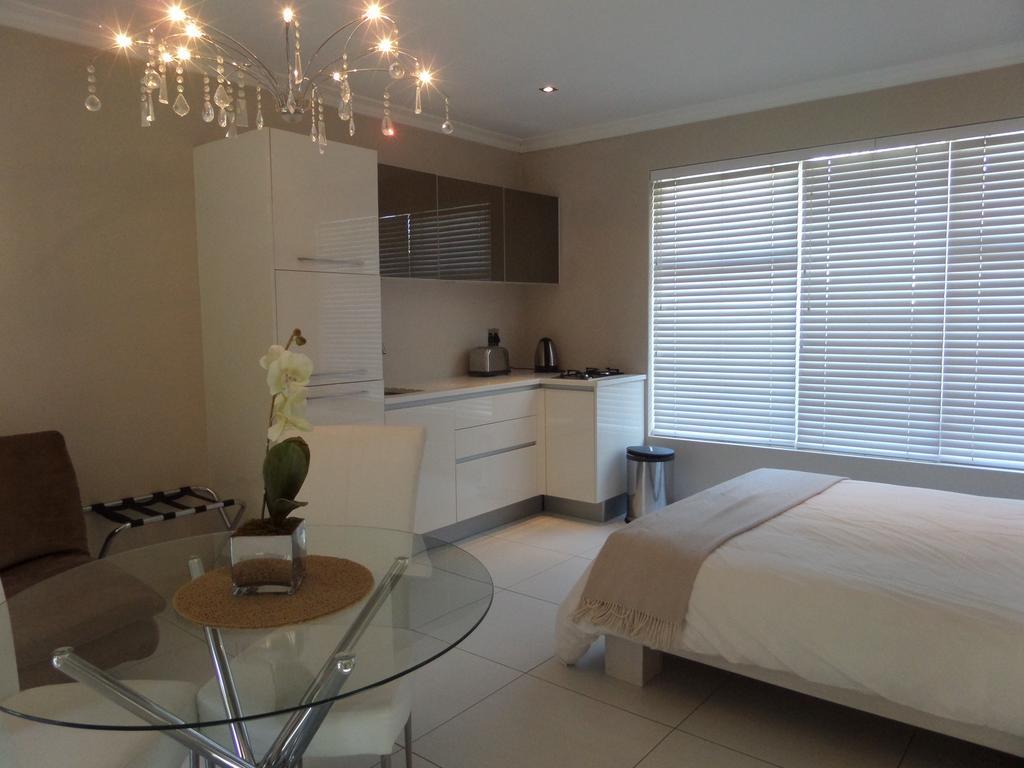 Kasa Nama Hotel Edgemead Værelse billede