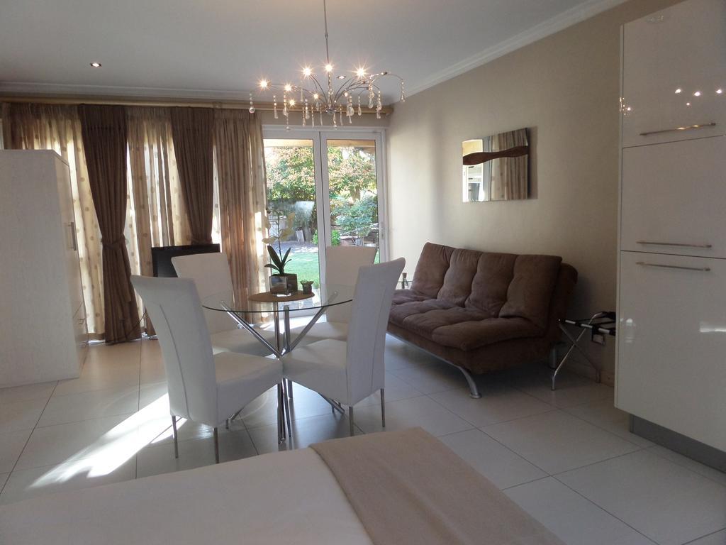Kasa Nama Hotel Edgemead Værelse billede